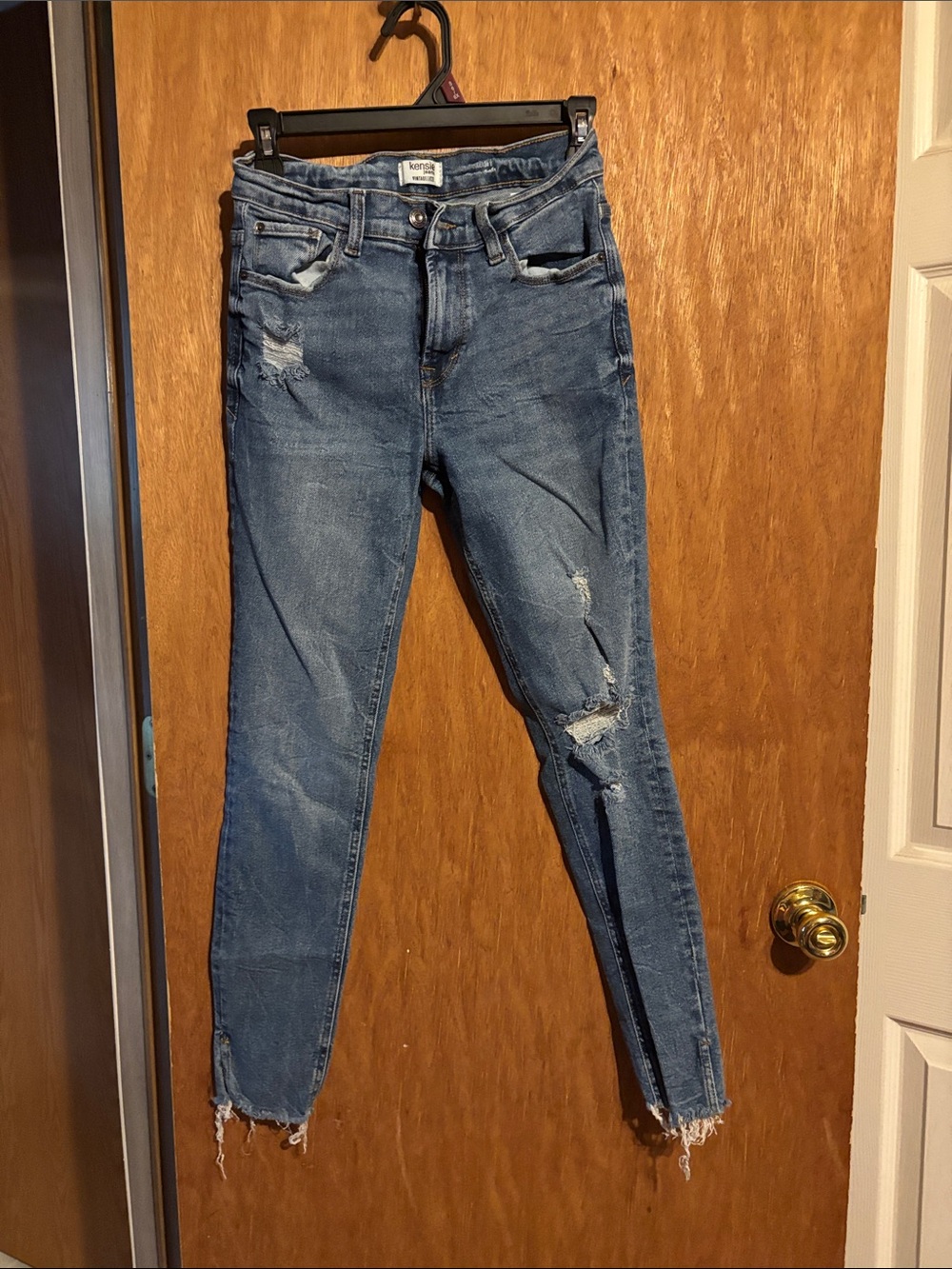 Kensie Distressed Skinny Jeans in Blue Wash